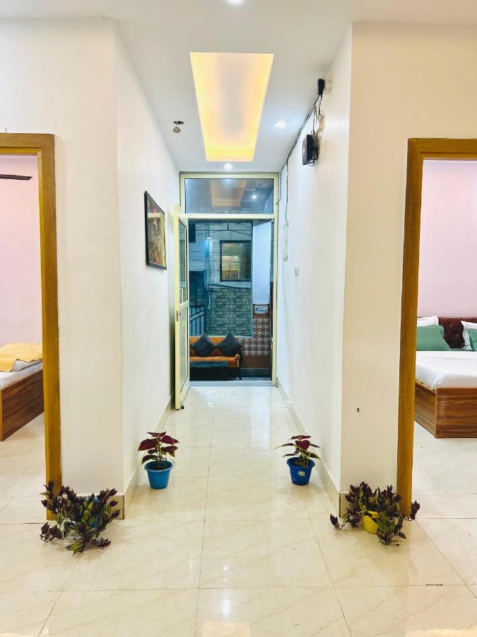 Shanti Hostel And Garden Cafe Рішикеш Екстер'єр фото